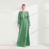 Elegant and fitted Muslim women's fashionable embroidered long robe dress