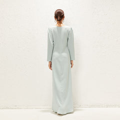 فستان ماكسي أنيق فضفاض ومطرز بالترتر بلون سادة