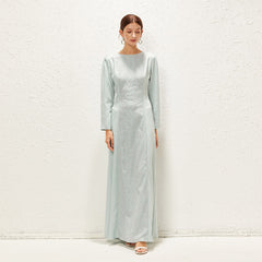 فستان ماكسي أنيق فضفاض ومطرز بالترتر بلون سادة