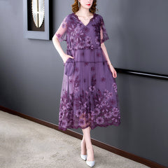 2023 الأرجواني المطرزة زهرة صافي الخامس الرقبة مثير ميدي اللباس الصيف البوهيمي الأزياء خفيفة الوزن الشاطئ اللباس المرأة الكورية أنيقة فضفاضة اللباس