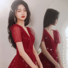 The four seasons can usually wear fairy temperament to cover the meat, host graduation gown, female wedding, female