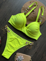 ملابس سباحة مرصعة بالألماس والكريستال بلون سادة مجمعة