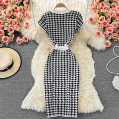 2023 Summer Temperament Elegant V-neck Chic Single Breasted Houndstooth Knit Package Hip Dress Short Sleeves