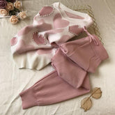 Casual fashion suit for small women who looks taller, younger and younger