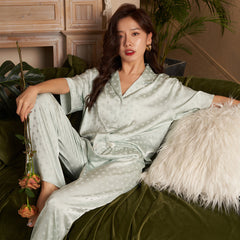 Jiangnan He 2022 summer new ice silk jacquard polka short-sleeved trousers three-piece set women's pajamas home clothes