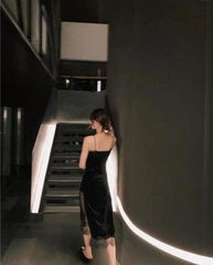 Ladies Pajamas Sling Velvet Lace Sling Dress Sexy V-Neck Retro Black Autumn and Winter Nightgown Nightdress Long
