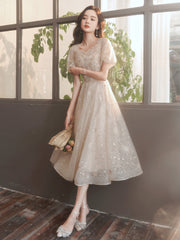 Champagne evening dress banquet temperament spring petite French dress usually can wear mid-length dress