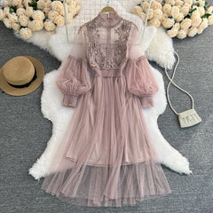 Heavy industry three-dimensional flower mesh temperament stand-up collar lantern sleeve high waist thin suspender two-piece suit dress 5.18