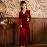 Women Sleepwear Long Sleeve Velvet Nightdress Autumn Winter Warm Vintage gold velvet Nightgowns V-neck lace nightdress Pajamas