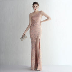 عرض ساخن جديد مطرز بالترتر مصنوع يدويًا بكتف واحد للسيدات للولائم مقسم طويل مزين بالترتر حقل الغاز تنورة ذيل السمكة للعشاء