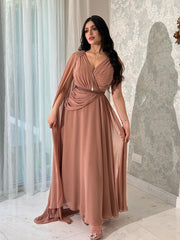 فستان شيفون وردي أنيق الخصر