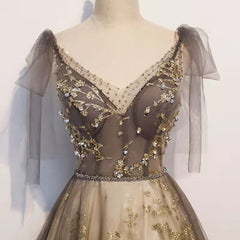 فستان سهرة مأدبة أنثى 2022 حفلة مضيفة جديدة تنورة طويلة مزاجه رقيقة وكريمة فستان الاجتماع السنوي المصنوع يدويا