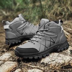 High top outdoor hiking shoes in autumn and winter Men's waterproof, anti-skid and wear-resistant hiking shoes