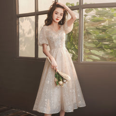 Champagne evening dress banquet temperament spring petite French dress usually can wear mid-length dress