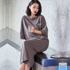 يمكن للسيدات الصيف اللطيفات لعام 2023 ارتداء ملابس نوم منزلية بأكمام قصيرة