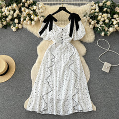 Summer new design sense fashion square collar puff sleeves pleats waist ruffled skirt wave point dress
