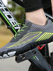 2022 جديد في الهواء الطلق واسعة القاع أحذية اللياقة البدنية الرياضية أحذية المشي لمسافات طويلة غير رسمية رجالية بسيطة تسلق الصخور أحذية ركوب الدراجات