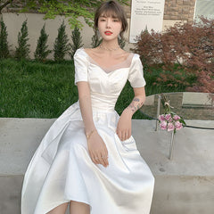 Satin wedding dress 2022 new temperament French light wedding dress simple travel shooting white wedding dress first love tea break skirt