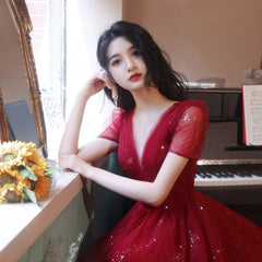 The four seasons can usually wear fairy temperament to cover the meat, host graduation gown, female wedding, female