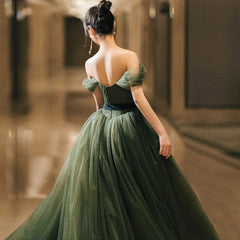 Banquet evening dress performance costume tutu skirt Mori green one-shoulder white and thin concert dress dress