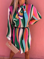 فستان طويل مطبوع بأكمام طويلة على الطراز الأوروبي والأمريكي للسيدات لصيف 2022