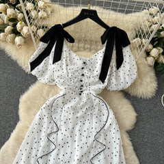 Summer new design sense fashion square collar puff sleeves pleats waist ruffled skirt wave point dress
