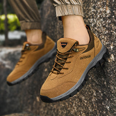 Spring outdoor hiking shoes men's Korean breathable non-slip soft bottom running travel shoes casual sports men's shoes