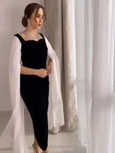 خياطة أنيقة بالأبيض والأسود على شكل قلب الخوخ وحقيبة الخصر وحقيبة الورك