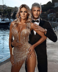 أزياء المرأة مثير شرابة مطرزة فستان الخامس الرقبة اللباس غير النظامية قليلا من الترتر، والعقل لا لاطلاق النار