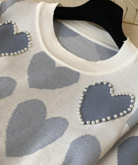 Casual fashion suit for small women who looks taller, younger and younger