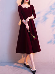 فستان حفلات أعياد الميلاد من المخمل متوسط الطول للسيدات LX427