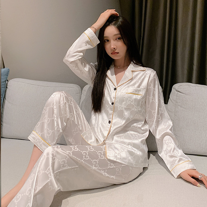 بيجامة من الحرير الجليدي للسيدات للربيع والخريف بأكمام طويلة مقاس كبير يمكن ارتداؤها خارج الخدمة المنزلية بدلة حريرية