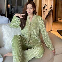 New autumn and winter new gold velvet pajamas net red same fashion big flower home clothes long sleeved trousers suit