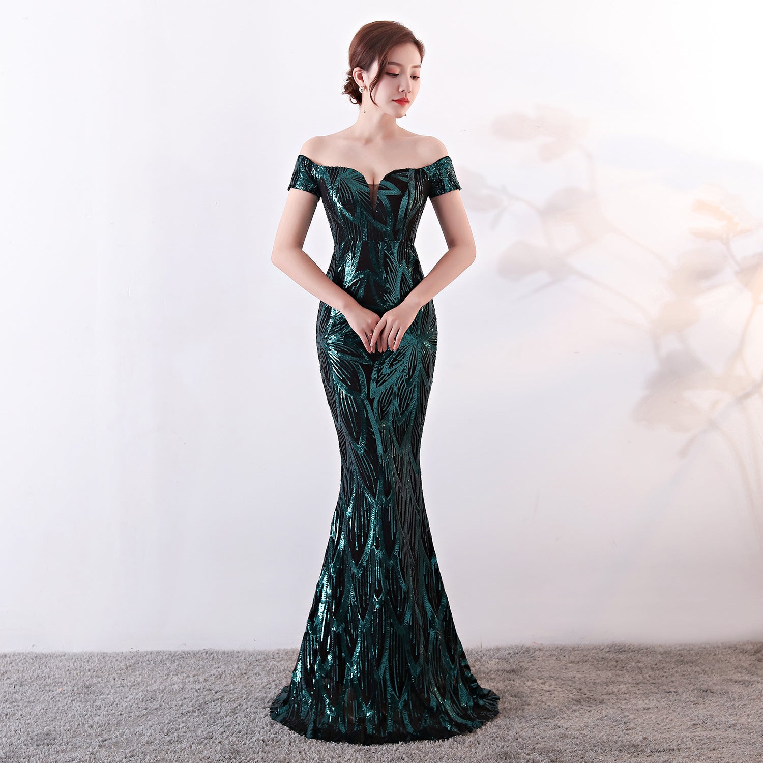 Hot selling new shoulder dress long fishtail sequined evening dress slim and slim banquet evening dress host dress