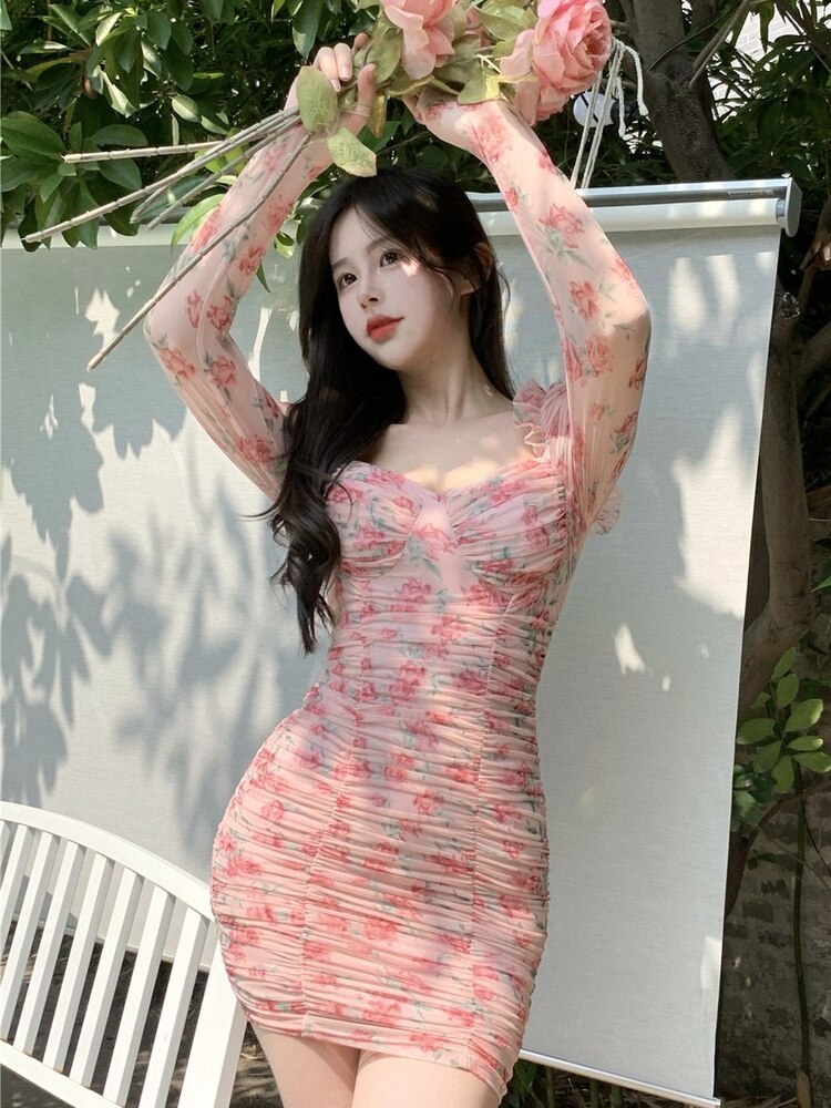 فستان ضيق مثير للنساء مطبوع عليه زهور ورقبة مربعة وأكمام طويلة منتفخة من الشيفون على الطراز الفرنسي فستان أنيق أنثوي أنيق