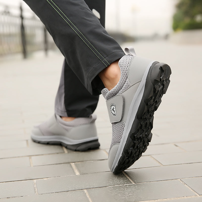 Men's Outdoor Hiking Shoes Mesh Breathable Slip-ons Sneakers Comfortable Middle-aged And Elderly Walking Shoes  Hiking Shoes Size 38-46