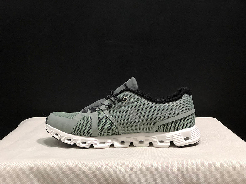Green and white Ang running ON Cloud X 5 Shift  cushioning hiking shoes hiking shoes light casual sports shoes