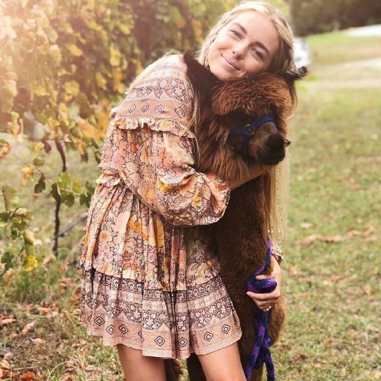 فستان نسائي قصير من Happie Queens مطبوع عليه زهور بأربطة وشرابة للشاطئ بوهيمي فستان قصير للسيدات بياقة على شكل V وكشكشة صيفي بوهو فستان فيستيدوس 