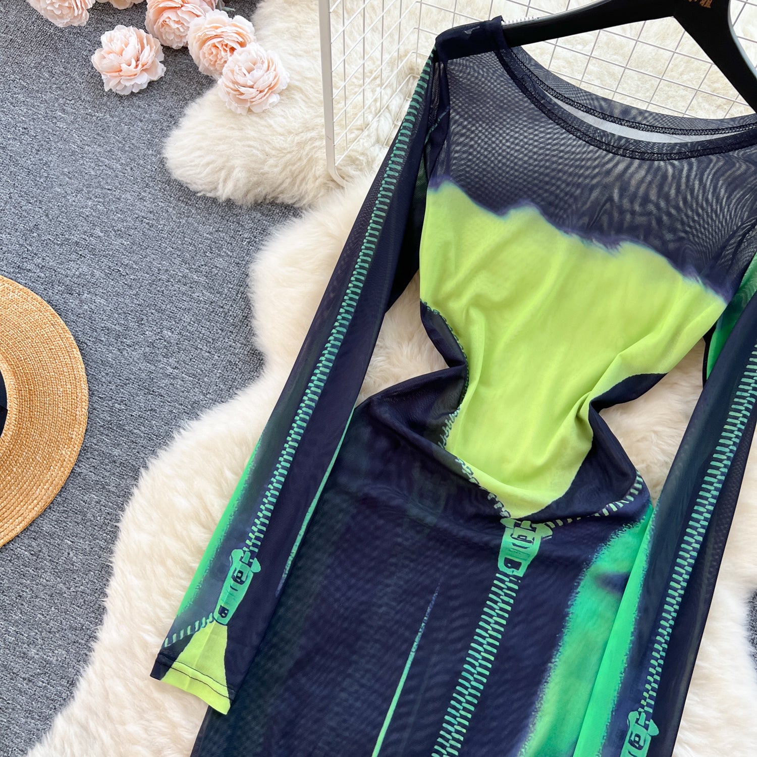 European and American hot girl style printed dress women's summer tulle long-sleeved design sense niche unique tight-fitting  desire long skirt