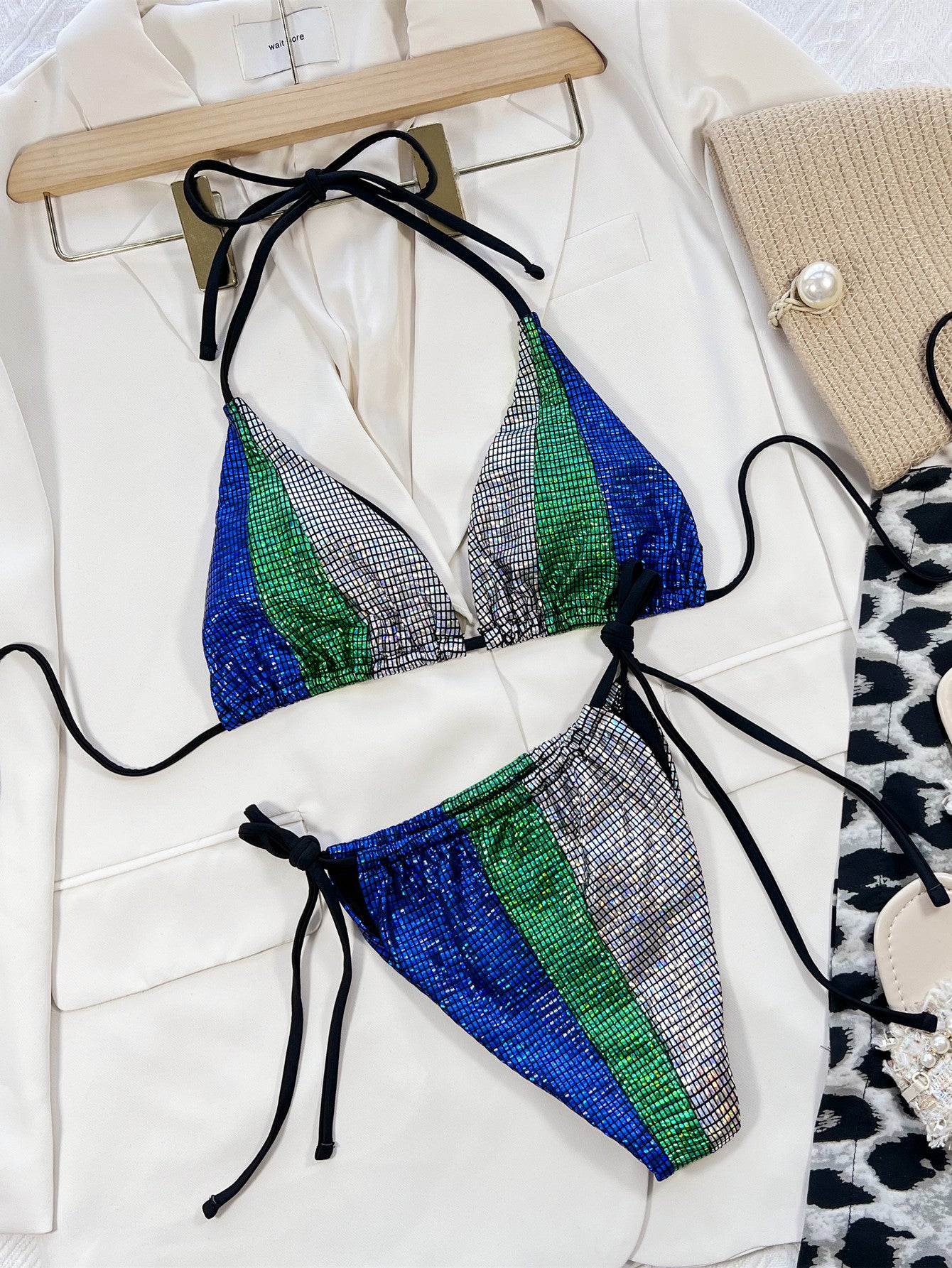 Bikini suit women's European and American style new shiny silver sexy bikini strapless strapless strapless summer seaside vacation beach swimming spli