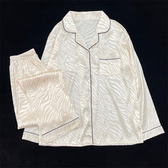 Women's light  and noble white  pattern long-sleeved  end  silk pajamas home clothes set