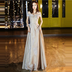 One-shoulder annual meeting evening dress female 2022 new temperament light luxury niche banquet design sense host bridesmaid dress