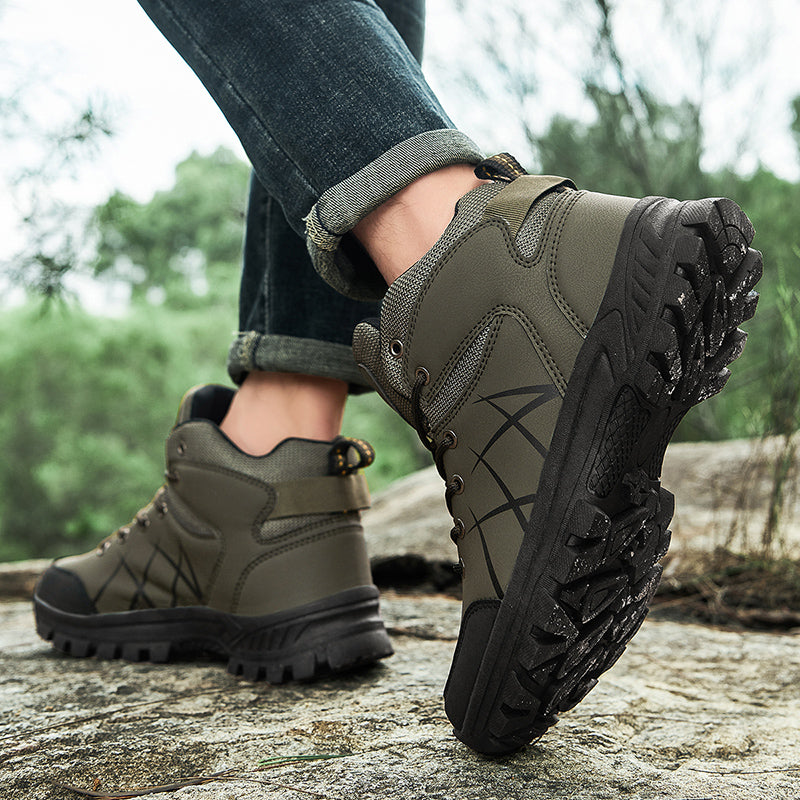 High top outdoor hiking shoes in autumn and winter Men's waterproof, anti-skid and wear-resistant hiking shoes