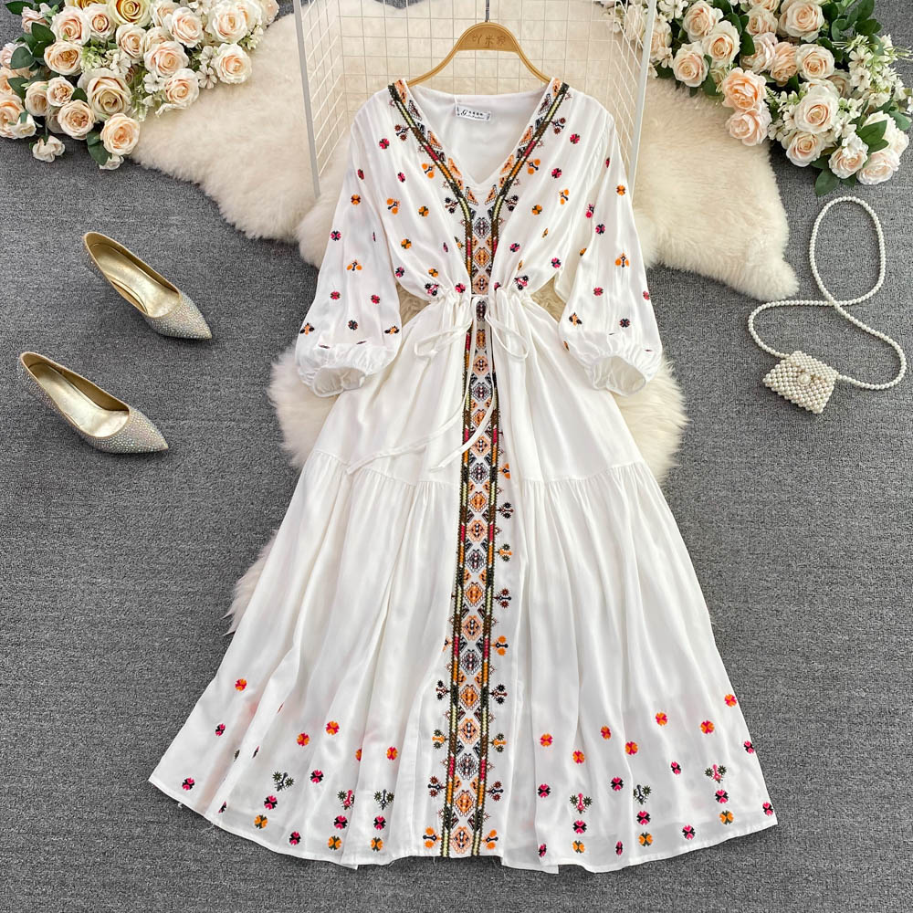 Bohemian retro temperament embroidered puff sleeve V-neck waist a-line dress