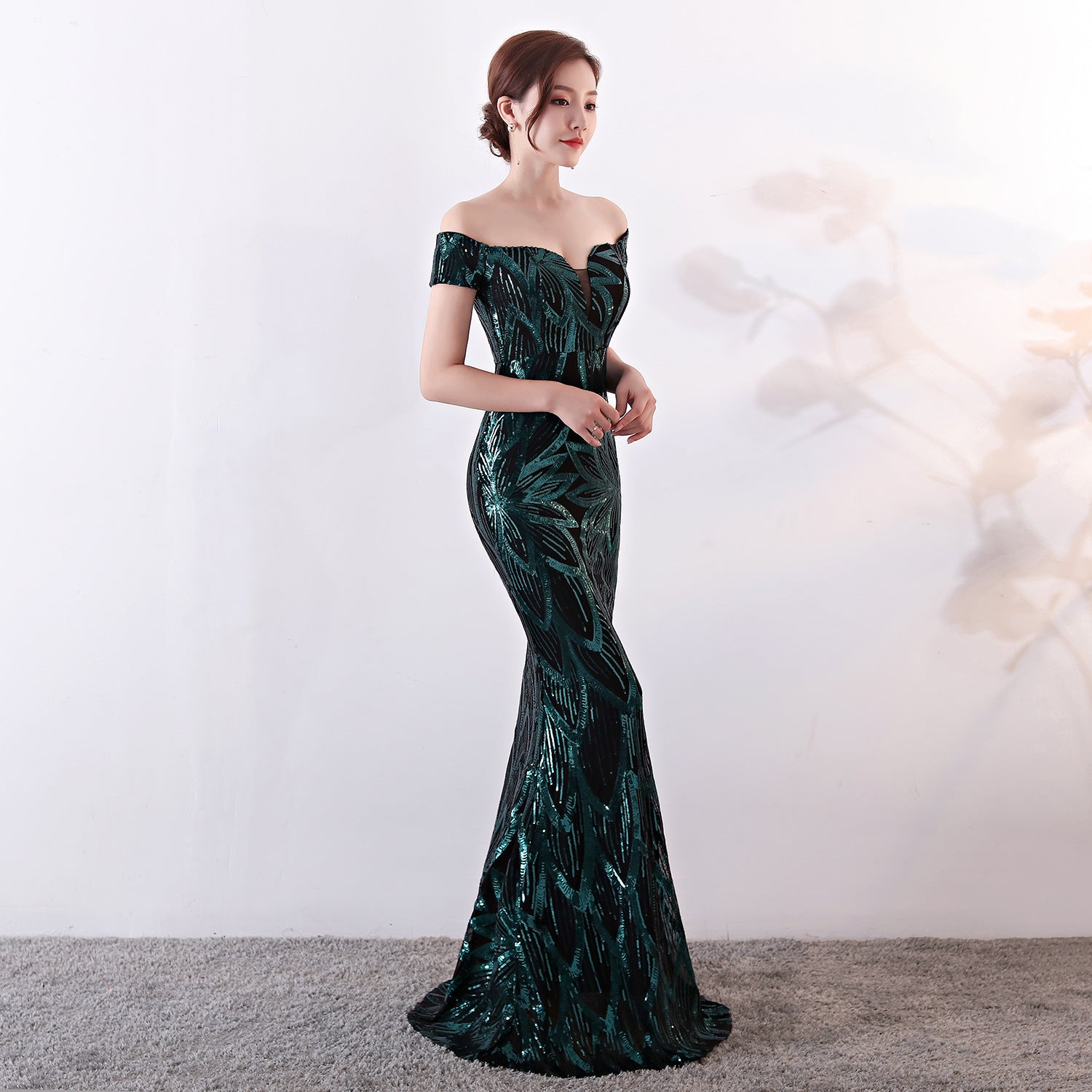 Hot selling new shoulder dress long fishtail sequined evening dress slim and slim banquet evening dress host dress