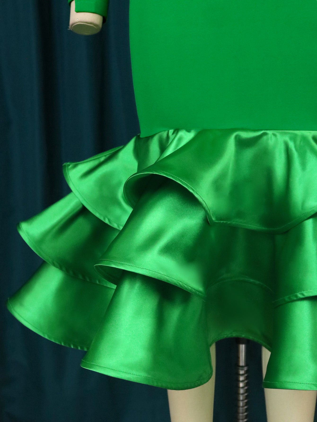 AOMEI Long Green Party Dress Spring 2023 Women Mermaid Bodycon Dress Long Sleeve Cut Out Tierred Ruffle Trim Modest Formal New