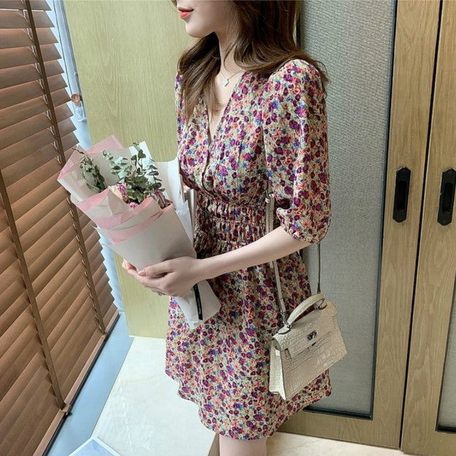 فستان نسائي برقبة على شكل V مطبوع عليه زهور تونيك علوي للإجازات بوهو رومانسي ريترو صيفي جديد بأكمام قصيرة موضة نسائية يومية فرنسية 