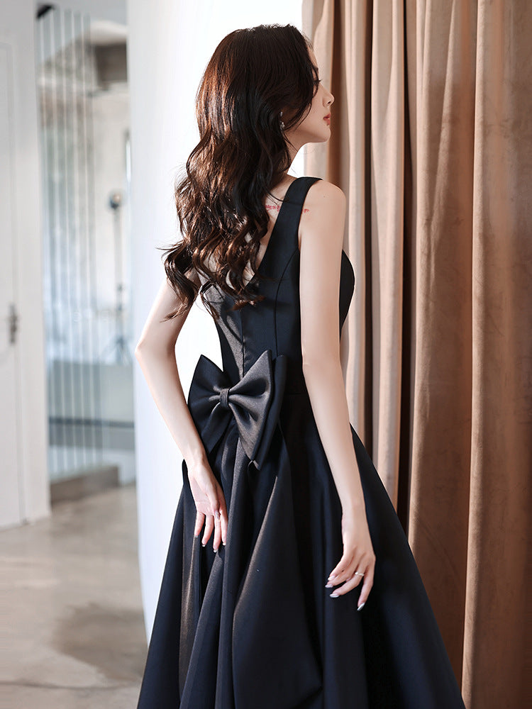 Black evening dress women's new 2023 Hepburn style banquet temperament host art test dress annual meeting evening dress