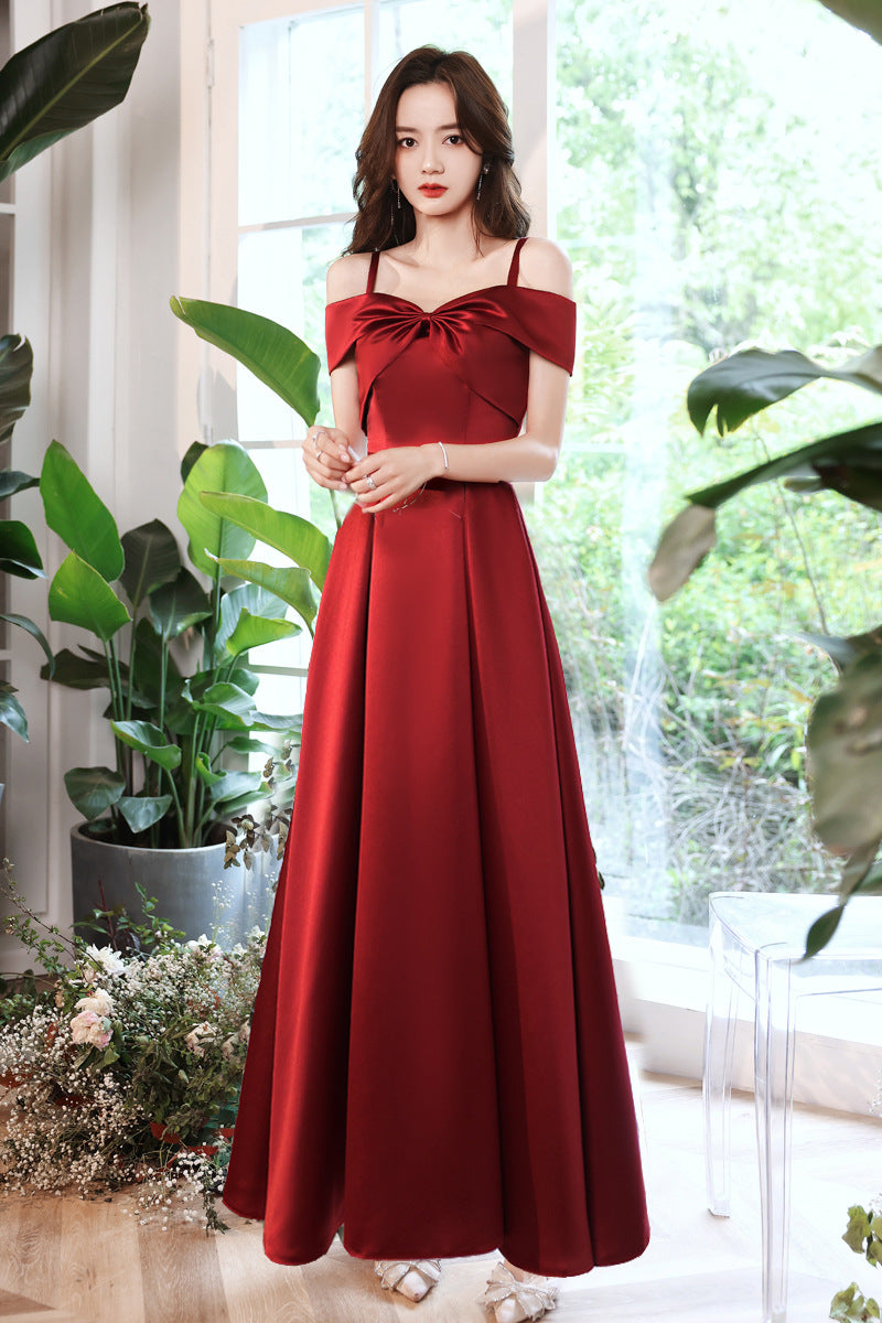 One-shoulder annual meeting evening dress female 2022 new temperament light luxury niche banquet design sense host bridesmaid dress