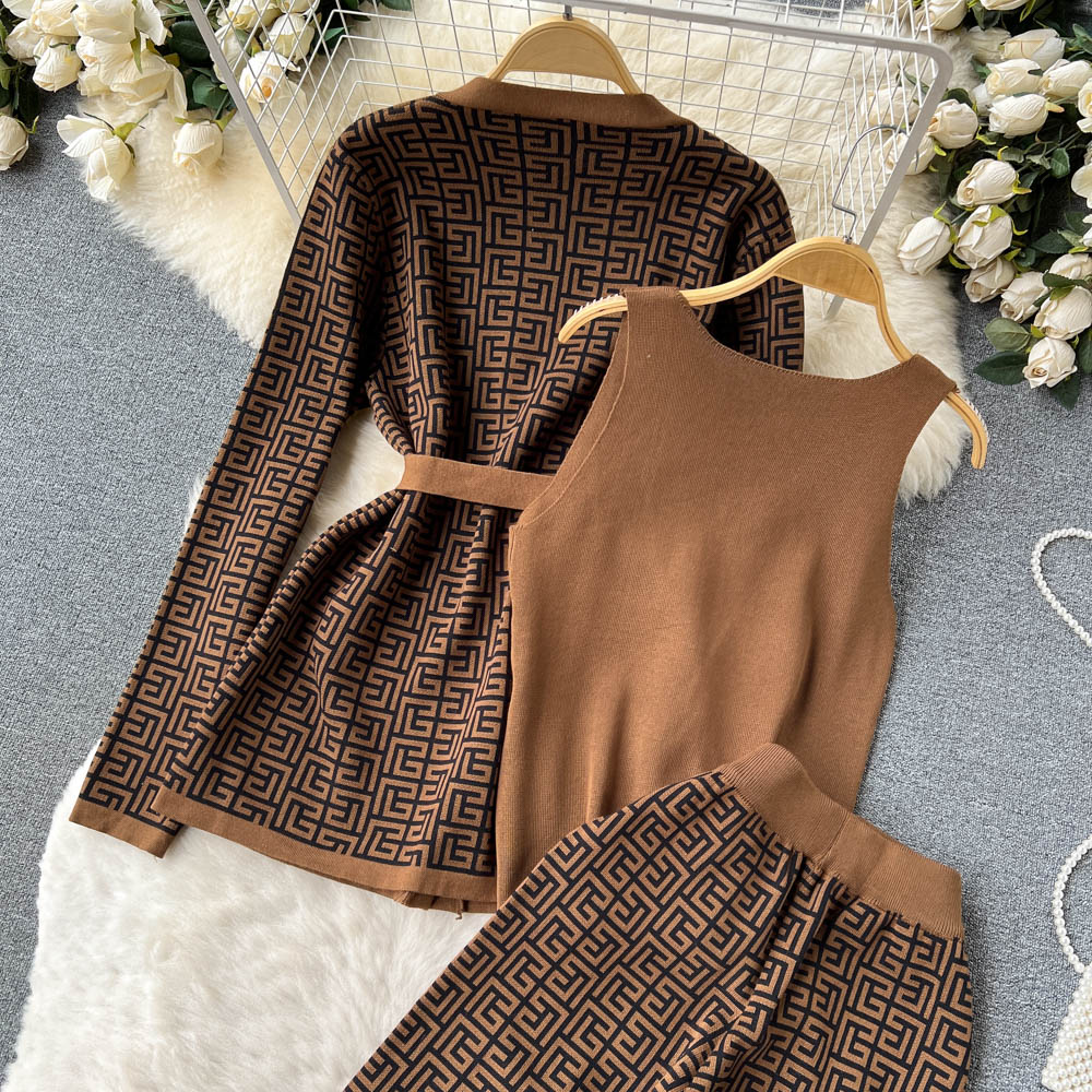 Women's  end small fragrance suit early spring and autumn lace-up  cardigan  waisted wide-leg pants three-piece set